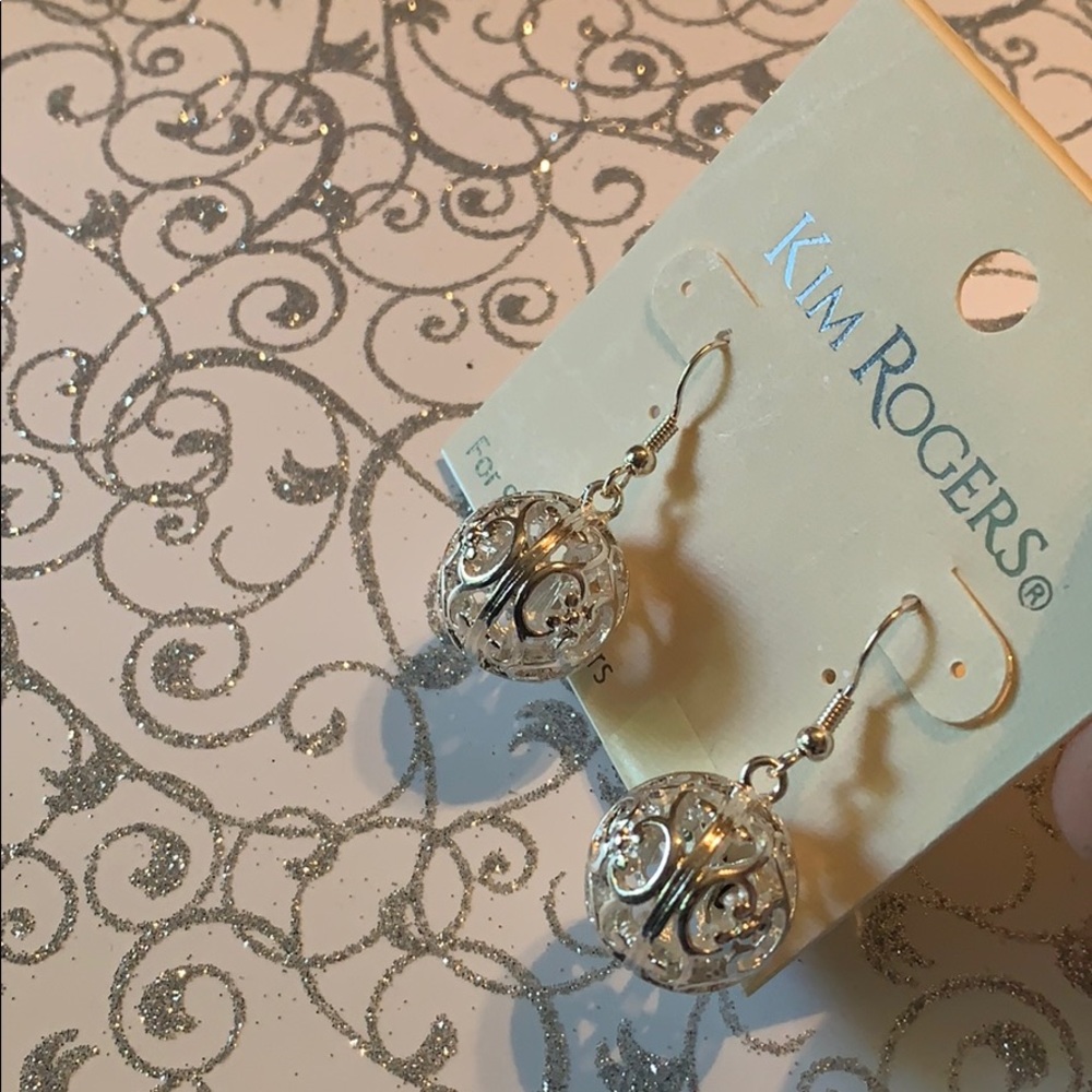 6/$20 Kim Rogers Filigree Ball drop earrings NWT - Picture 2 of 2
